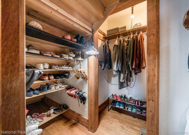 134 N Anderson Street, Lake Orion Village, MI 48362