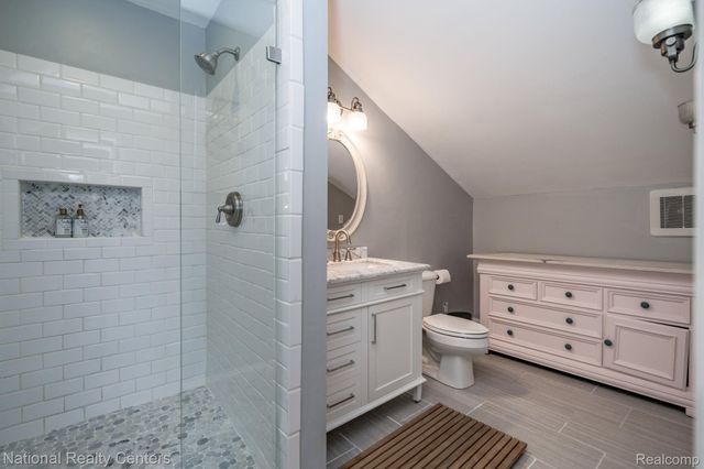 134 N Anderson Street, Lake Orion Village, MI 48362