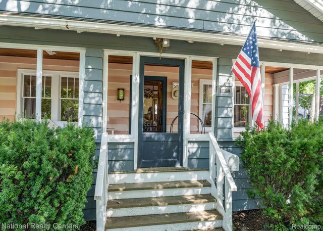 134 N Anderson Street, Lake Orion Village, MI 48362