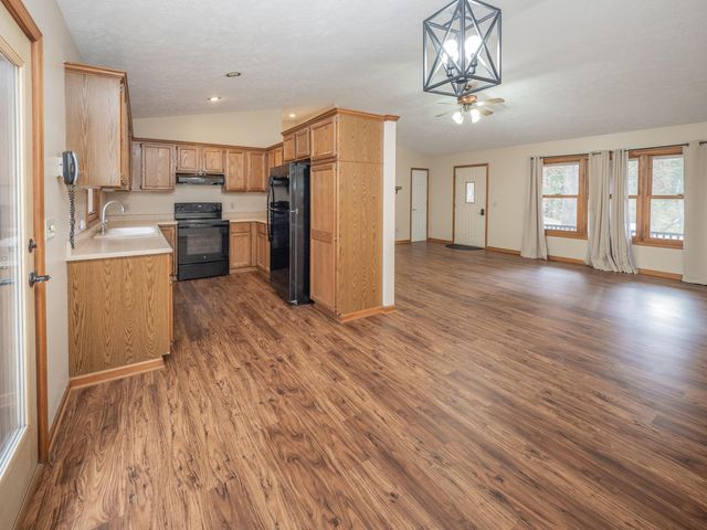 11265 E H J Avenue, Charleston Twp, MI 49053