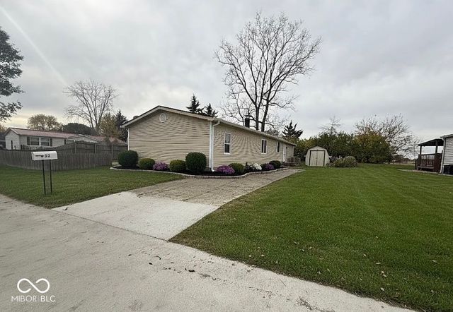 52 Fountain Lake Drive, Greenfield, IN 46140