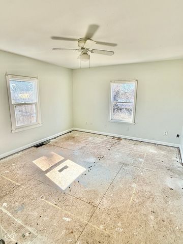 52 Fountain Lake Drive, Greenfield, IN 46140