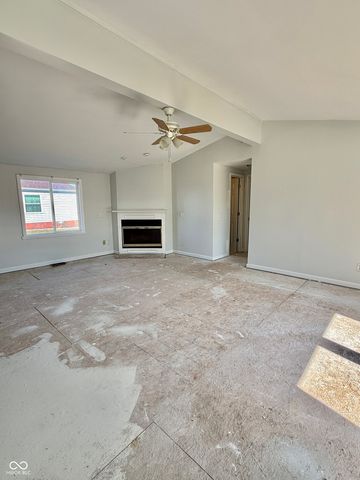 52 Fountain Lake Drive, Greenfield, IN 46140