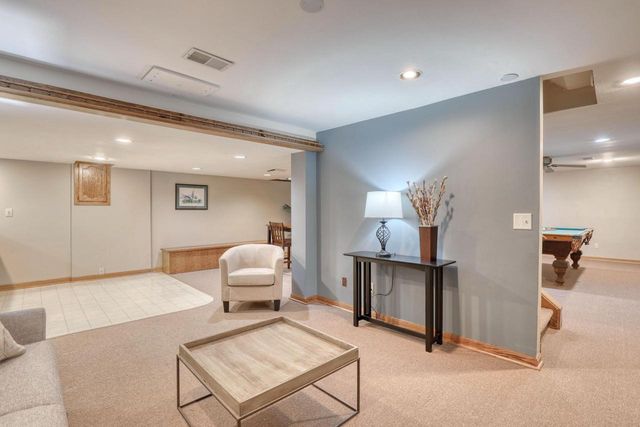 2930 San Juan TRAIL, Brookfield, WI 53005