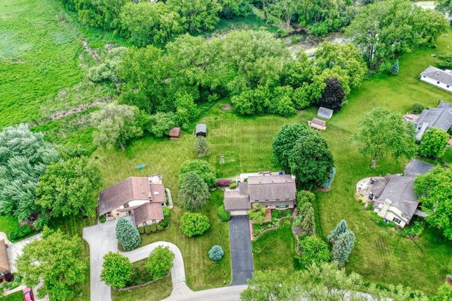 2930 San Juan TRAIL, Brookfield, WI 53005