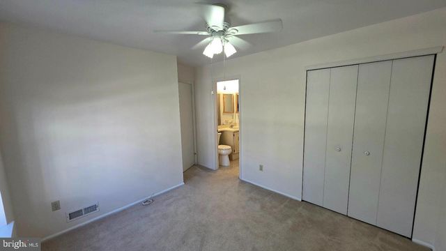 1447 THORNWOOD DR, Mount Laurel, NJ 08054