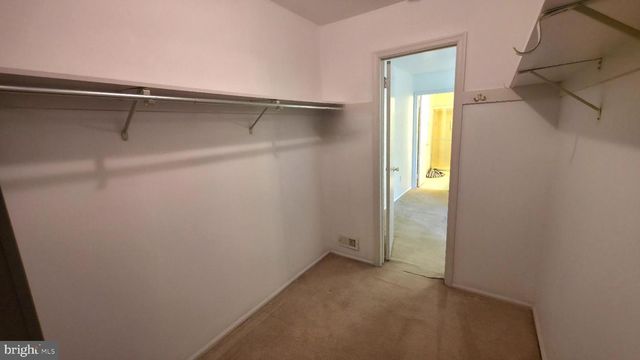 1447 THORNWOOD DR, Mount Laurel, NJ 08054