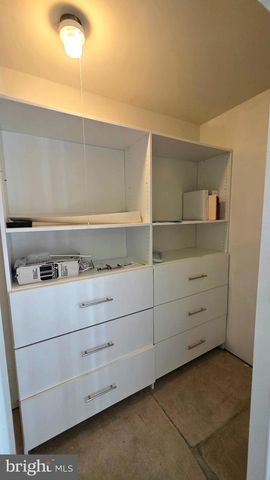 1447 THORNWOOD DR, Mount Laurel, NJ 08054