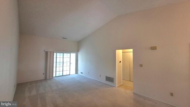 1447 THORNWOOD DR, Mount Laurel, NJ 08054