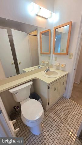 1447 THORNWOOD DR, Mount Laurel, NJ 08054