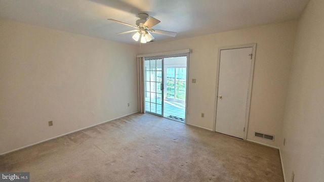 1447 THORNWOOD DR, Mount Laurel, NJ 08054