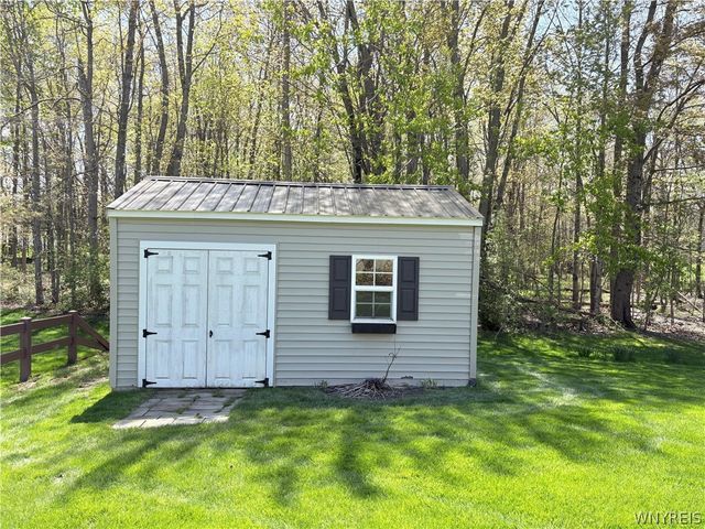 2314 Winterberry Drive, Hamburg, NY 14085