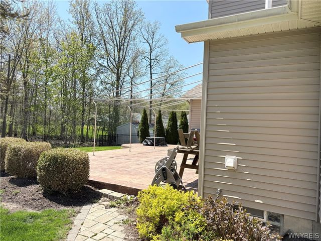 2314 Winterberry Drive, Hamburg, NY 14085
