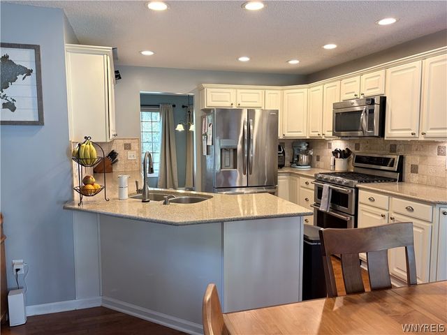 2314 Winterberry Drive, Hamburg, NY 14085