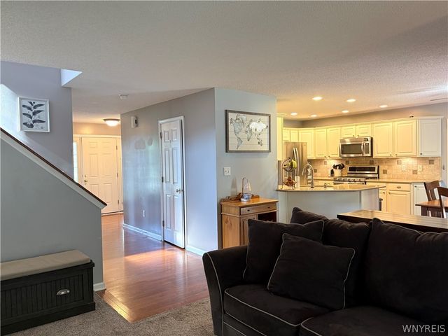2314 Winterberry Drive, Hamburg, NY 14085