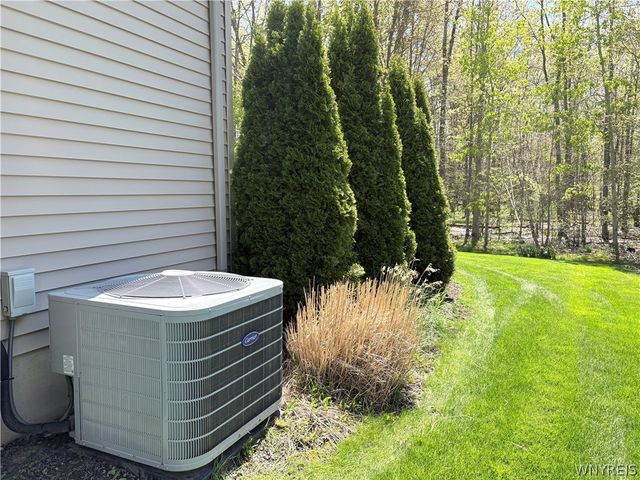 2314 Winterberry Drive, Hamburg, NY 14085