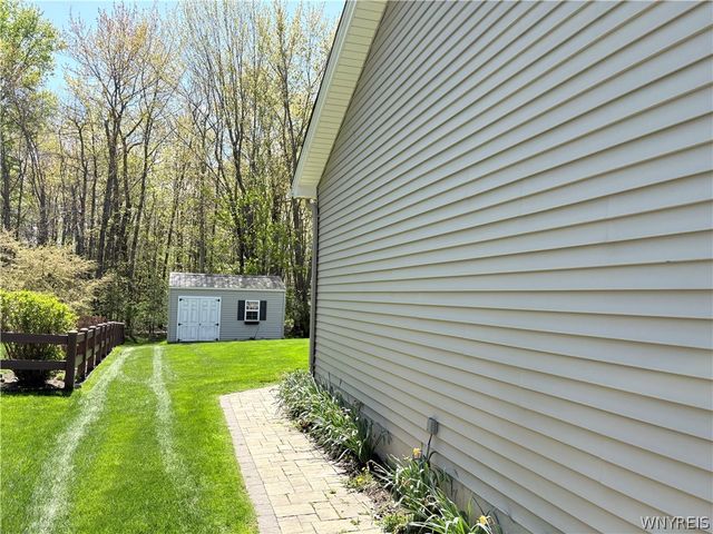 2314 Winterberry Drive, Hamburg, NY 14085