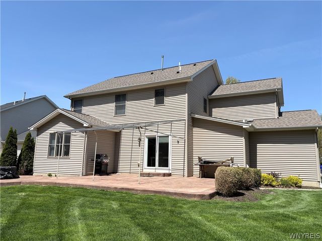 2314 Winterberry Drive, Hamburg, NY 14085