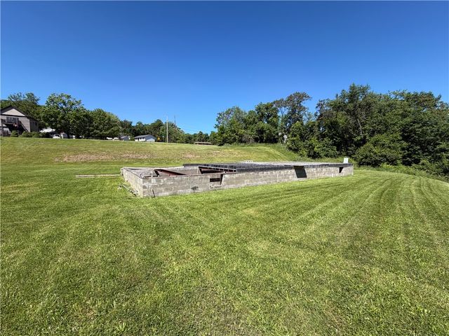 1375 Fayette, Donora, PA 15033