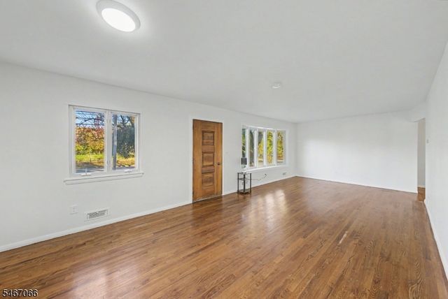 12 Toner Rd, Boonton Town, NJ 07005