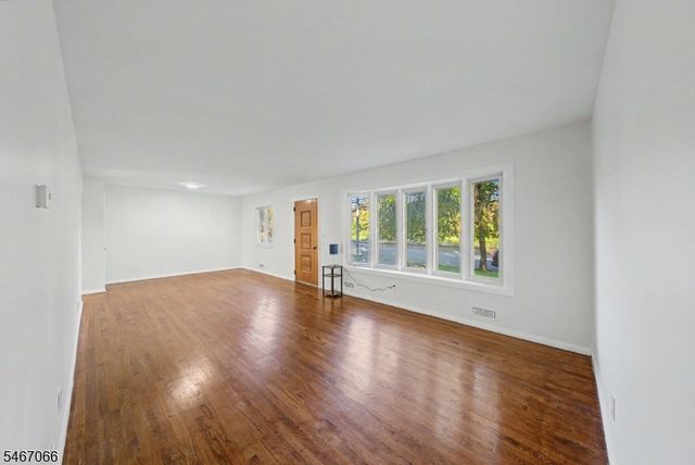 12 Toner Rd, Boonton Town, NJ 07005