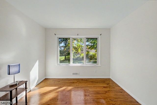 12 Toner Rd, Boonton Town, NJ 07005