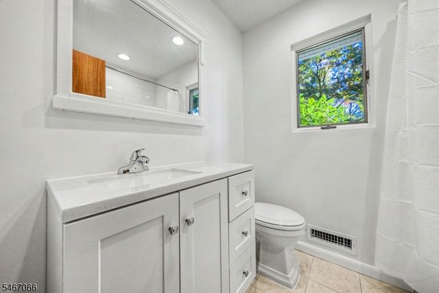 12 Toner Rd, Boonton Town, NJ 07005