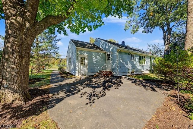 12 Toner Rd, Boonton Town, NJ 07005