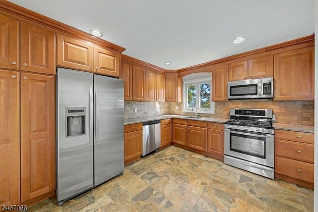 12 Toner Rd, Boonton Town, NJ 07005