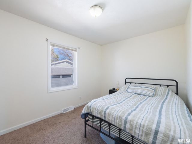 3919 W VIRDEN Drive, Peoria, IL 61615