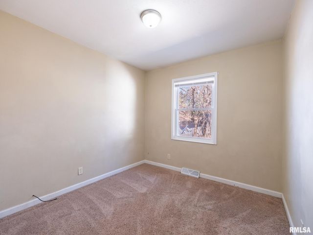 3919 W VIRDEN Drive, Peoria, IL 61615