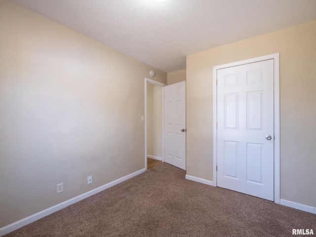 3919 W VIRDEN Drive, Peoria, IL 61615