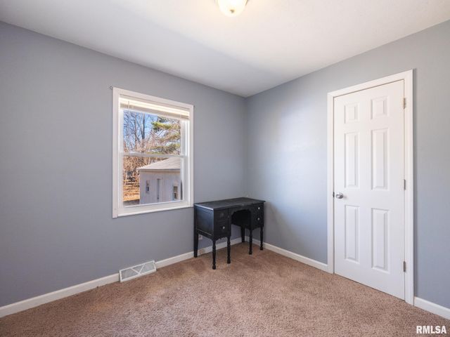 3919 W VIRDEN Drive, Peoria, IL 61615