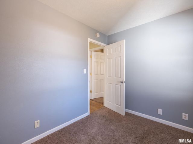 3919 W VIRDEN Drive, Peoria, IL 61615