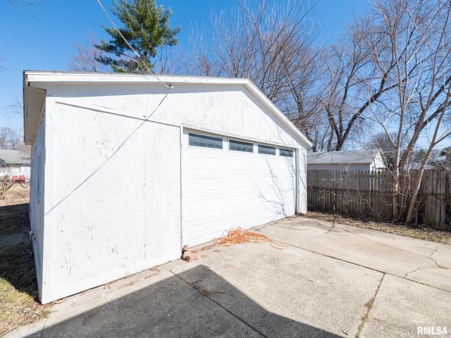 3919 W VIRDEN Drive, Peoria, IL 61615