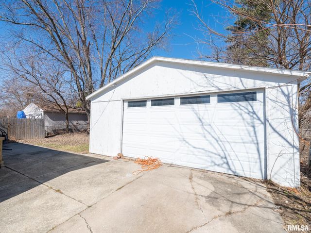 3919 W VIRDEN Drive, Peoria, IL 61615