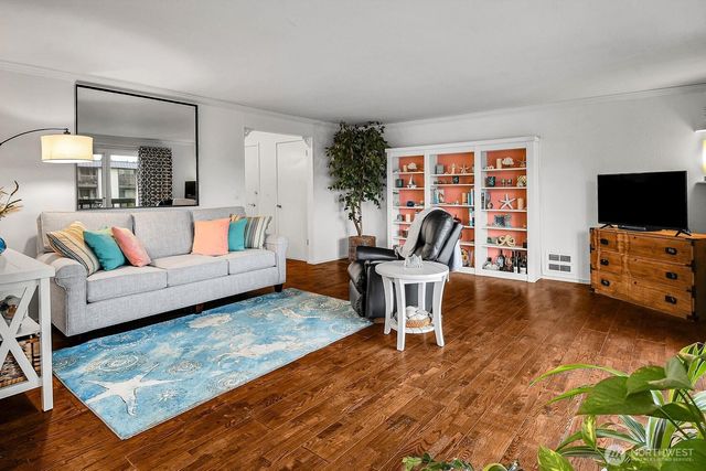 23005 Marine View Drive S, Des Moines, WA 98198