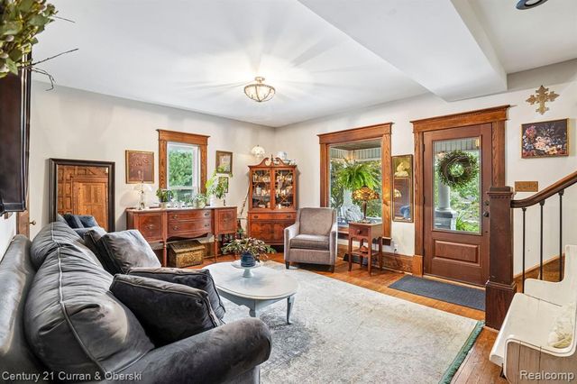 319 E Commerce Street, Milford, MI 48381