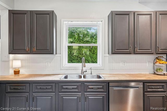 319 E Commerce Street, Milford, MI 48381