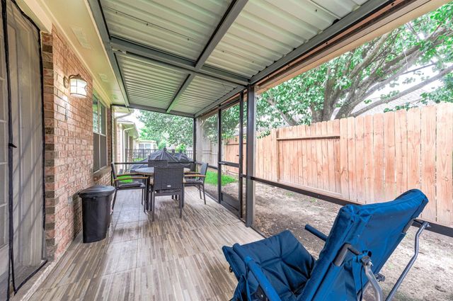 739 Apple Blossom Drive, Pearland, TX 77584