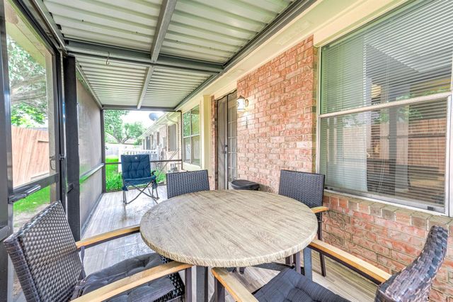 739 Apple Blossom Drive, Pearland, TX 77584