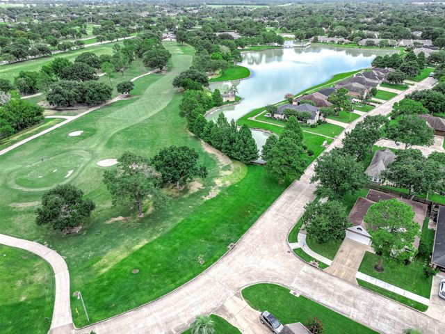 739 Apple Blossom Drive, Pearland, TX 77584