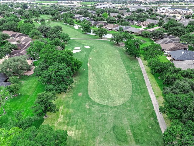 739 Apple Blossom Drive, Pearland, TX 77584