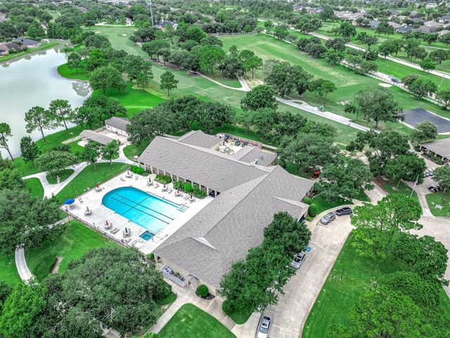 739 Apple Blossom Drive, Pearland, TX 77584