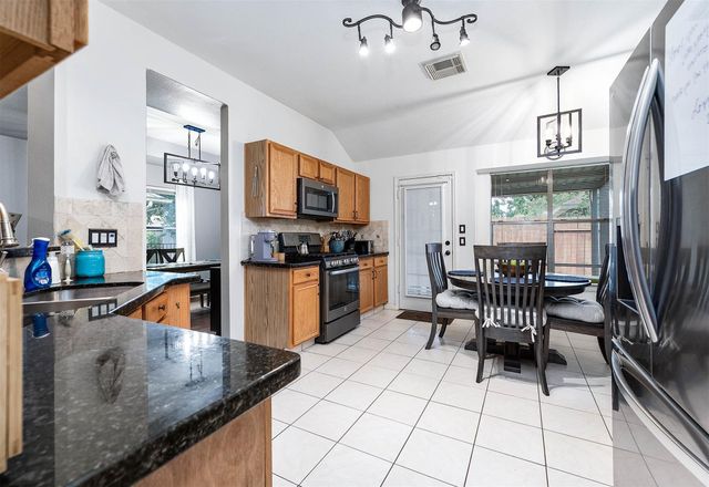 739 Apple Blossom Drive, Pearland, TX 77584