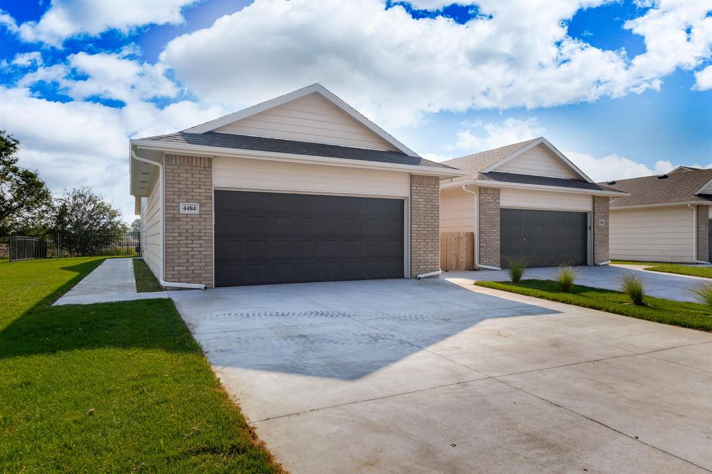 4457-4459 N Sandplum St, Wichita, KS 67205