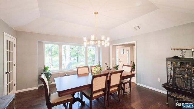 240 E Clinton Avenue, Tenafly, NJ 07670