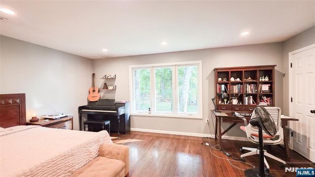240 E Clinton Avenue, Tenafly, NJ 07670