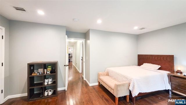 240 E Clinton Avenue, Tenafly, NJ 07670