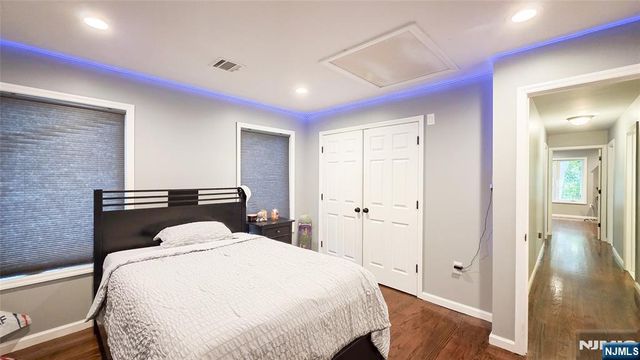 240 E Clinton Avenue, Tenafly, NJ 07670